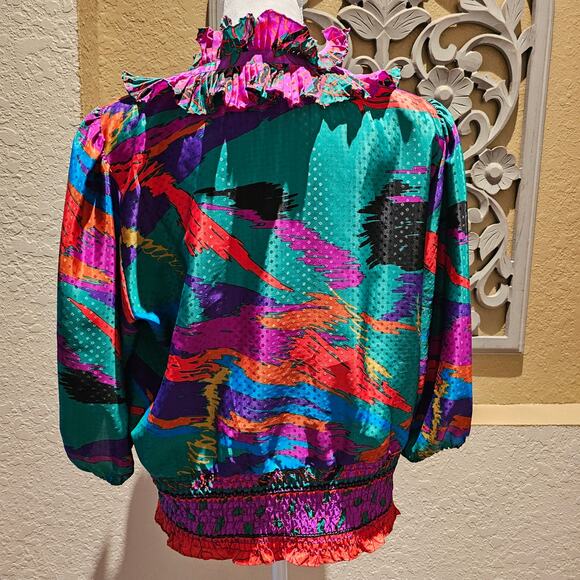 Vintage 1980s Assorti Blouse S Bold Abstract Ruffle Puff Sleeve Smocked Waist - Picture 4 of 9